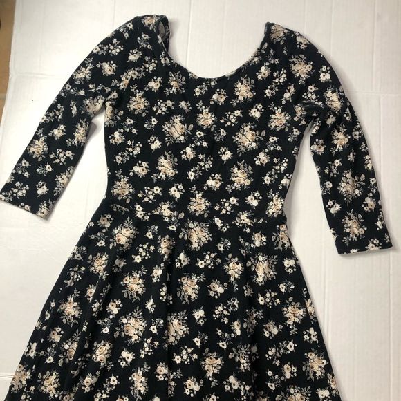 FOREVER 21 Long Sleeve Floral Dress - Picture 3 of 4